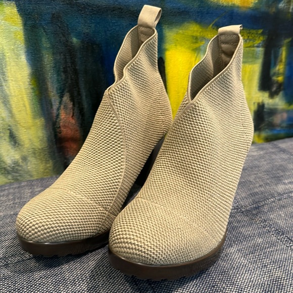 Knit Wedge Ankle Boots size 7 - Picture 2 of 5